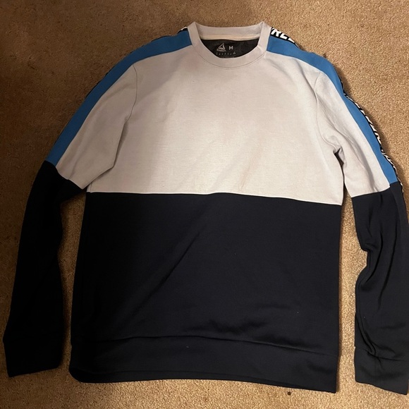 Reebok sweatshirt - Picture 1 of 3